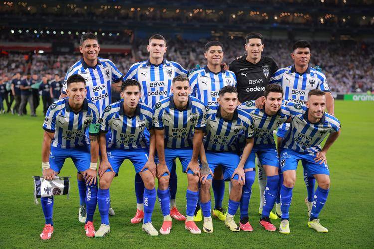 包含清晨西甲焦点战，埃因霍温绝杀压哨，管理层满意，更衣室氛围转暖的词条