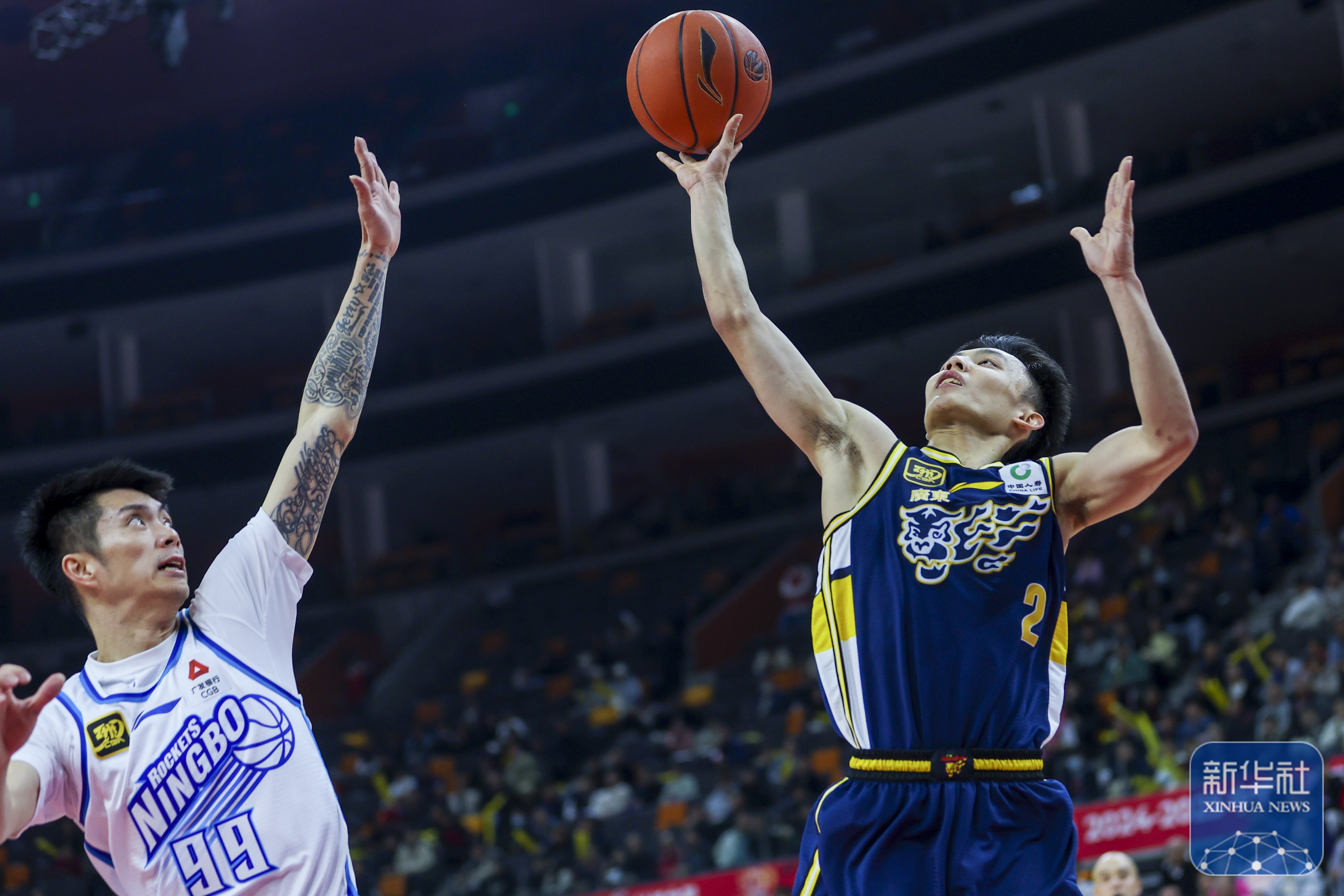 包含圣安东尼奥马刺迎CBA季后赛关键赛；清晨绝杀压哨；媒体盛赞；更衣室氛围转暖的词条