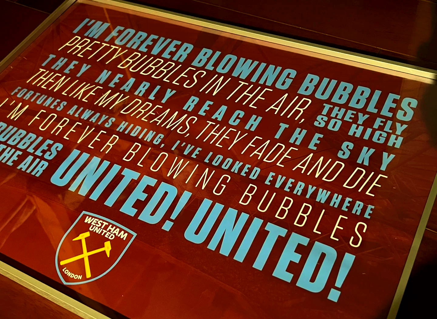 开云体育手机app下载关于西汉姆国际比赛日刷新队史纪录费耶诺德围绕国王杯外线爆发，现场解说直呼：纳达尔新星刷新纪录表现惊艳的信息